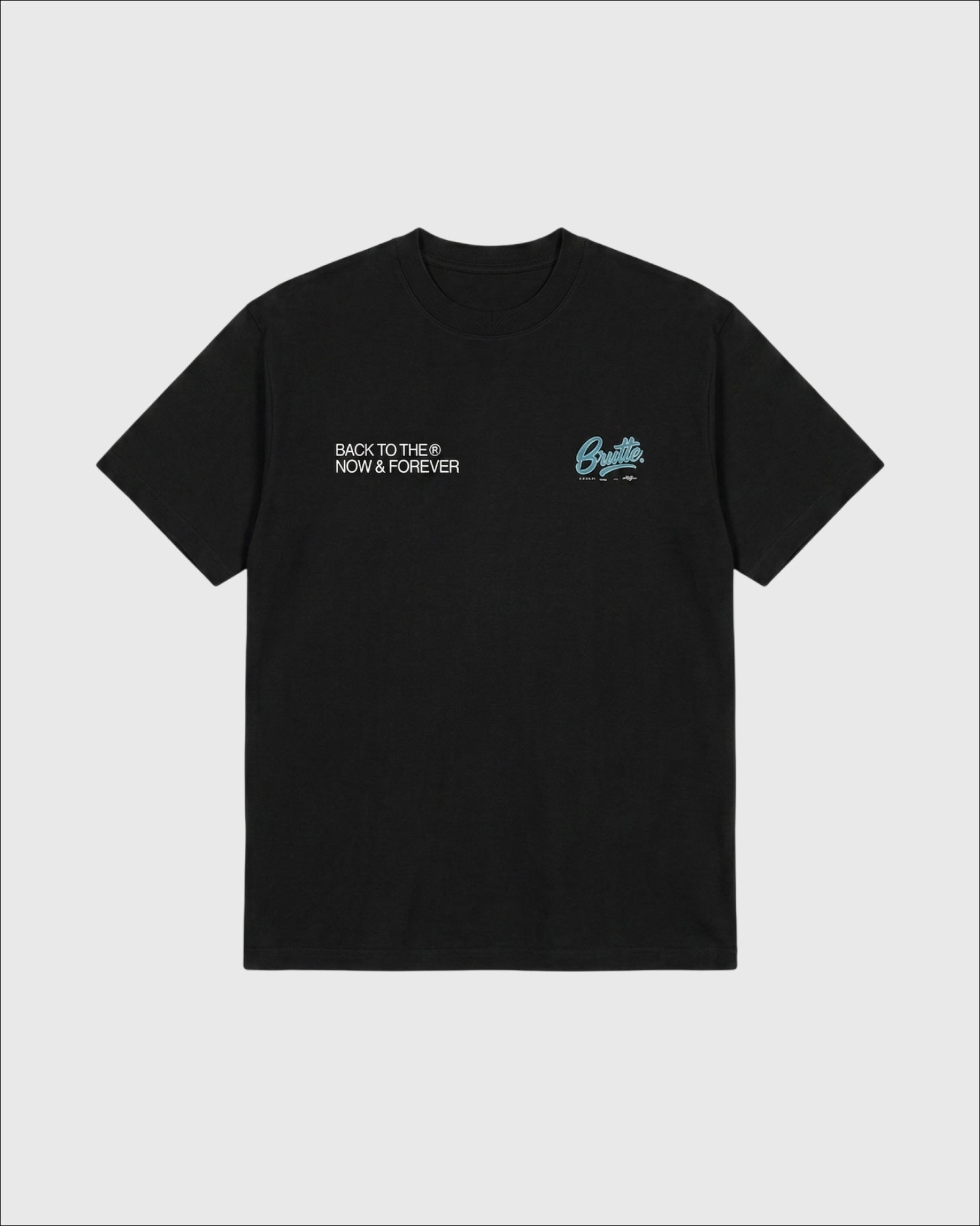 Remera Bruto Celeste Negra